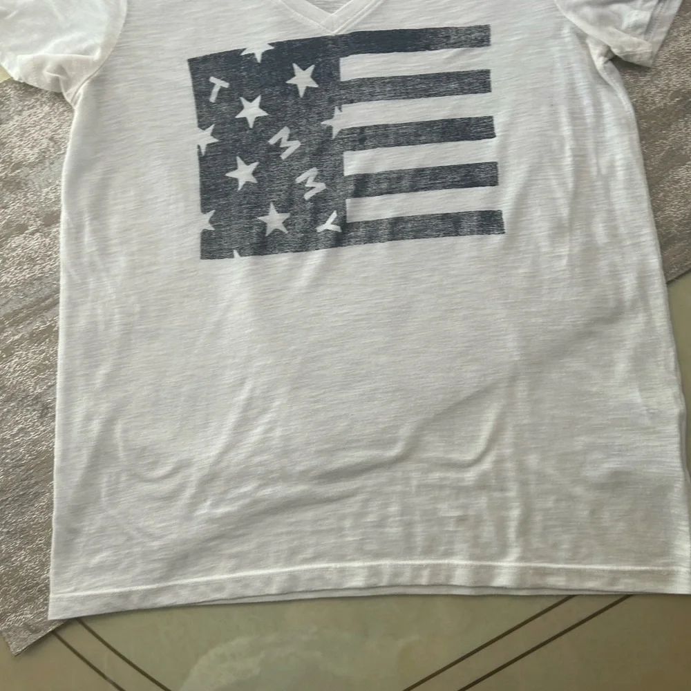 Tommy Hilfiger Women’s Tshirt - Picture 9 of 16